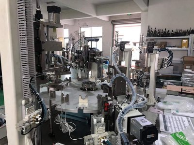  自动化工装设备